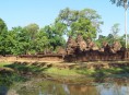 Temple Banteay Srei : douves extérieures