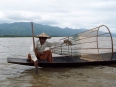 Pêcheur à la nasse du lac Inle