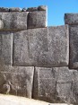 Mur de pierres ajustées