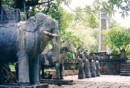 Hué : statues éléphants